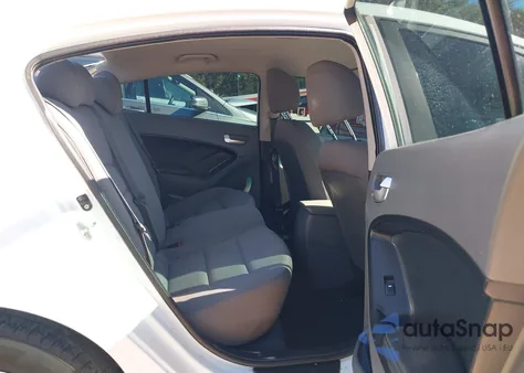 2017 Kia Forte Lx z USA, uszkodzony, nr VIN 3KPFK4A73HE068173